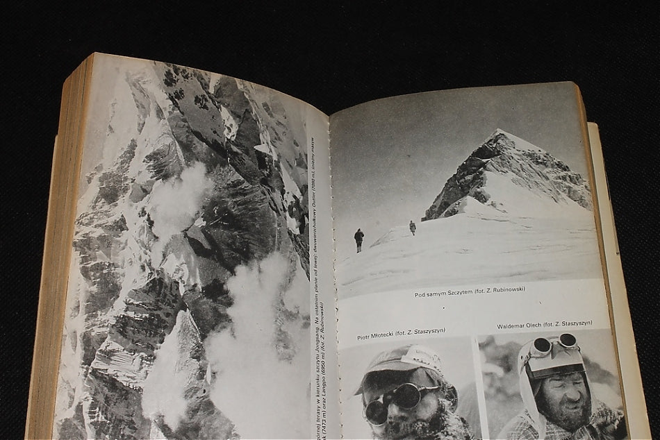 W cieniu Kangczendzengi