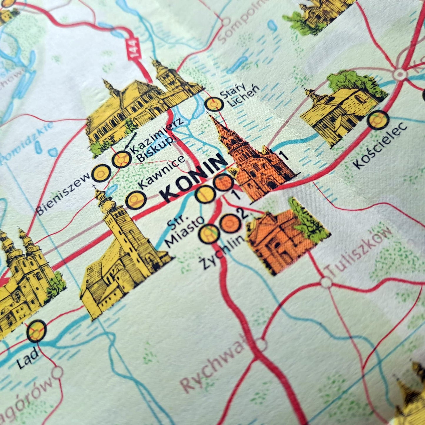 Ośrodki kultu religijnego w Polsce. Mapa w skali 1:750 000